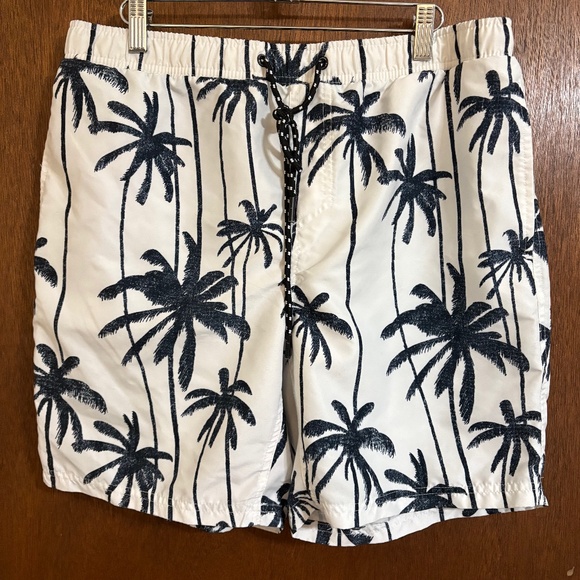 MEN'S XL SWIM SHORTS - Picture 1 of 3
